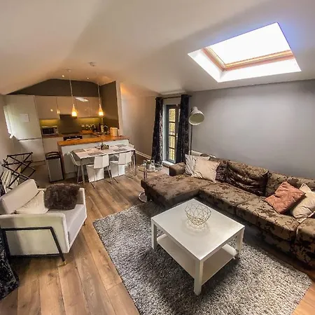 Stunning Duplex With Private Parking In 4 Дублин