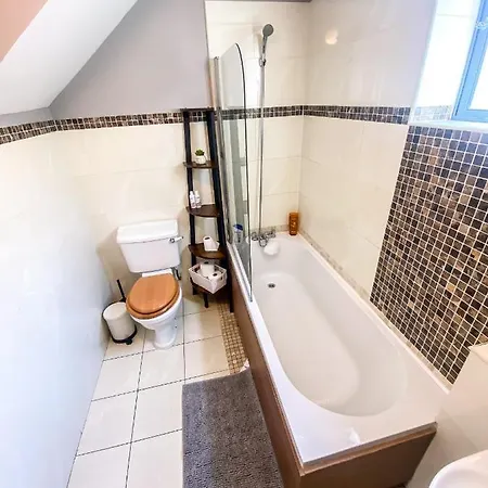Stunning Duplex With Private Parking In 4 Дублин
