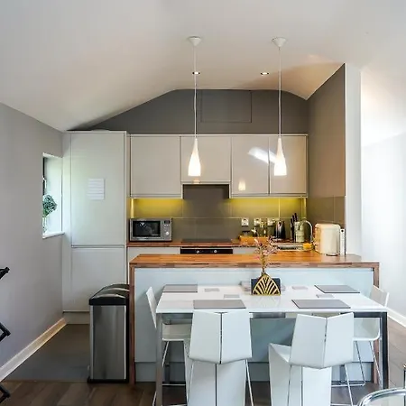 Stunning Duplex With Private Parking In 4 Дублин