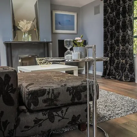 Vakantiehuis Stunning Duplex With Private Parking In 4